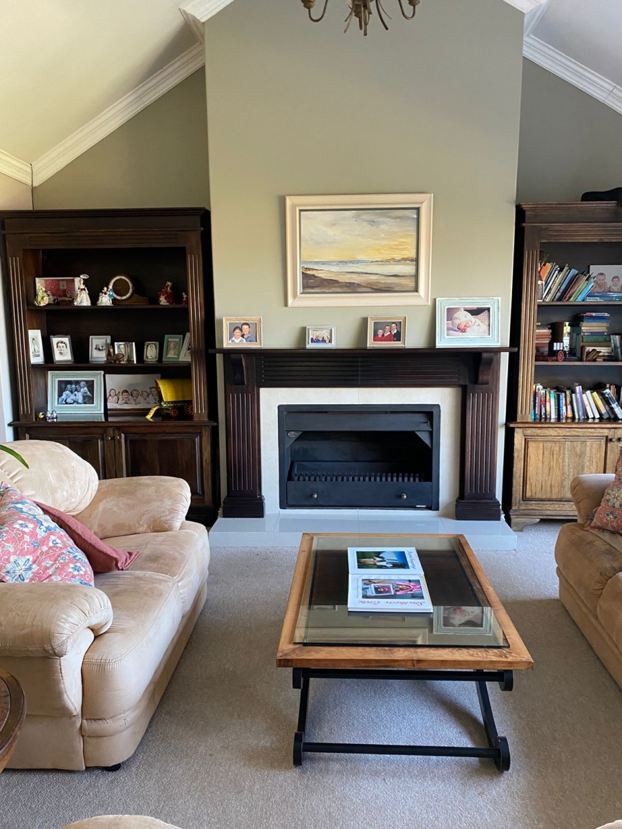 5 Bedroom Property for Sale in Seafield Eastern Cape
